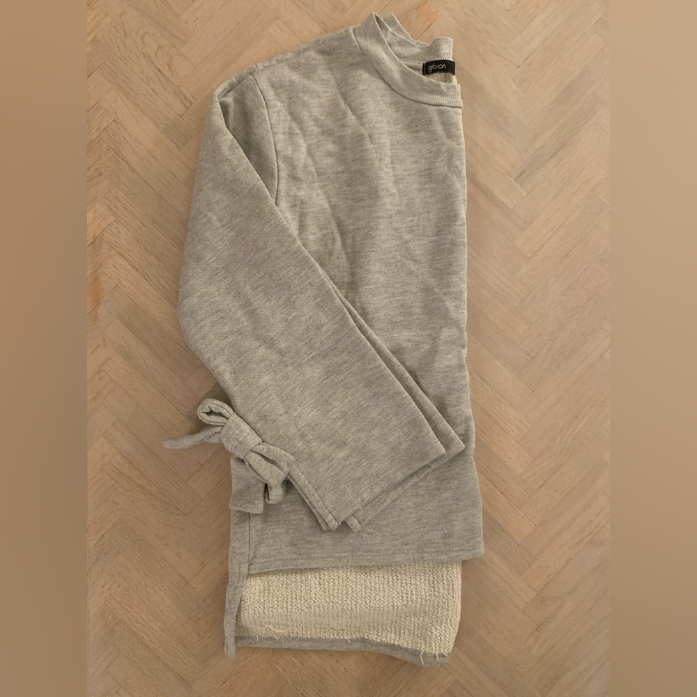 Gibson Crew Neck Sweater With Ties On Sleeve